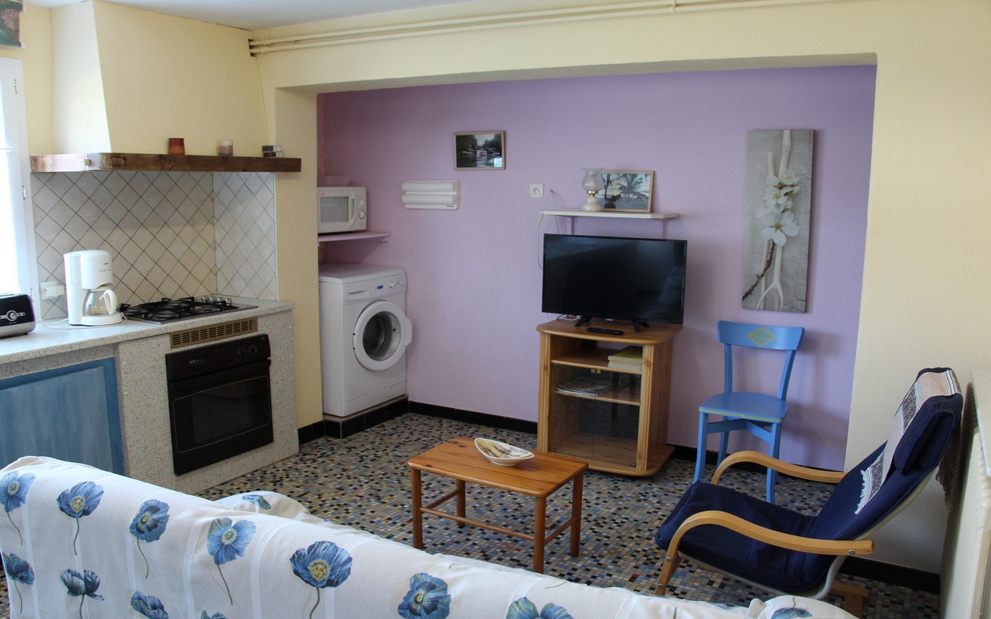 Location 44 Caillon