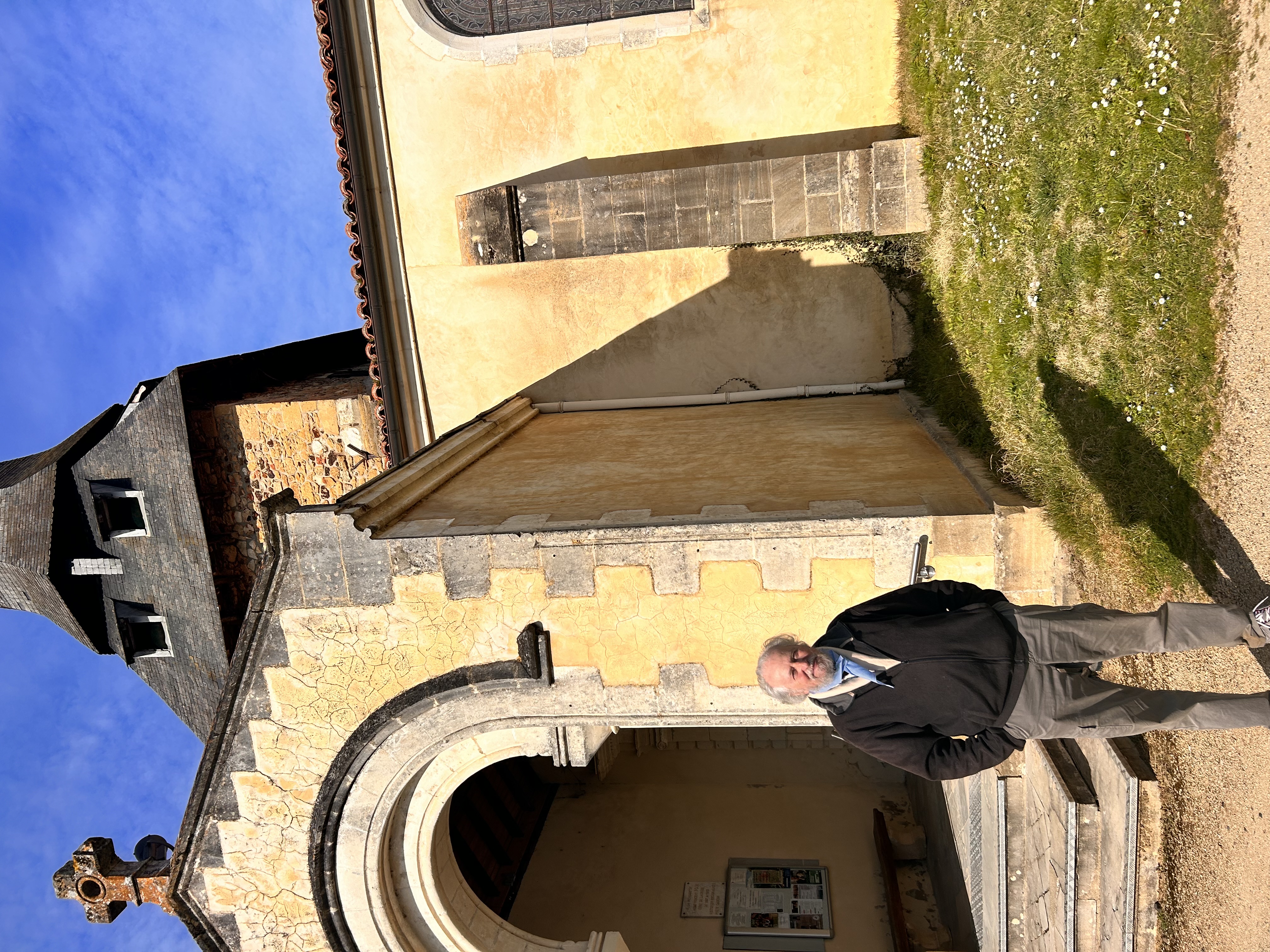 Bernard, à la découverte de l'église Saint-Jacques de Laurède