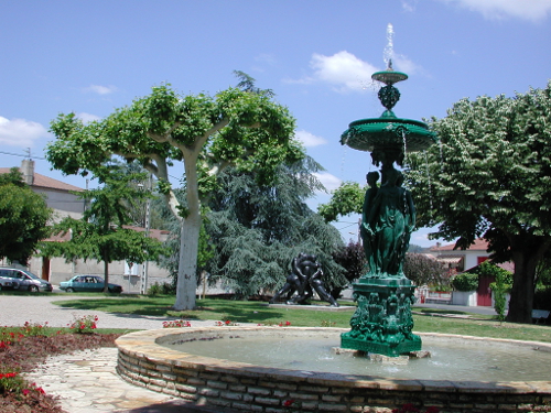Aiguillon, bastide française au confluent du Lot et de la Garonne