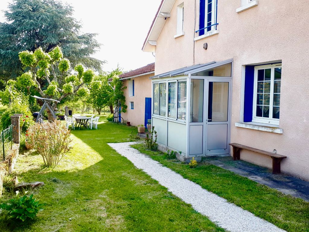 La maison aux volets bleus