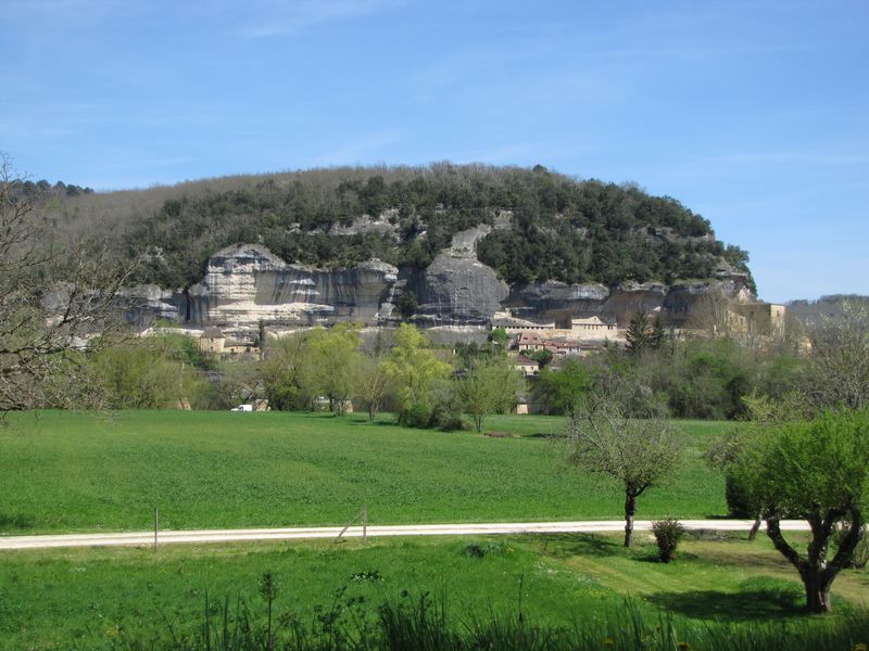 Falaises de la Vézère autour des Eyzies