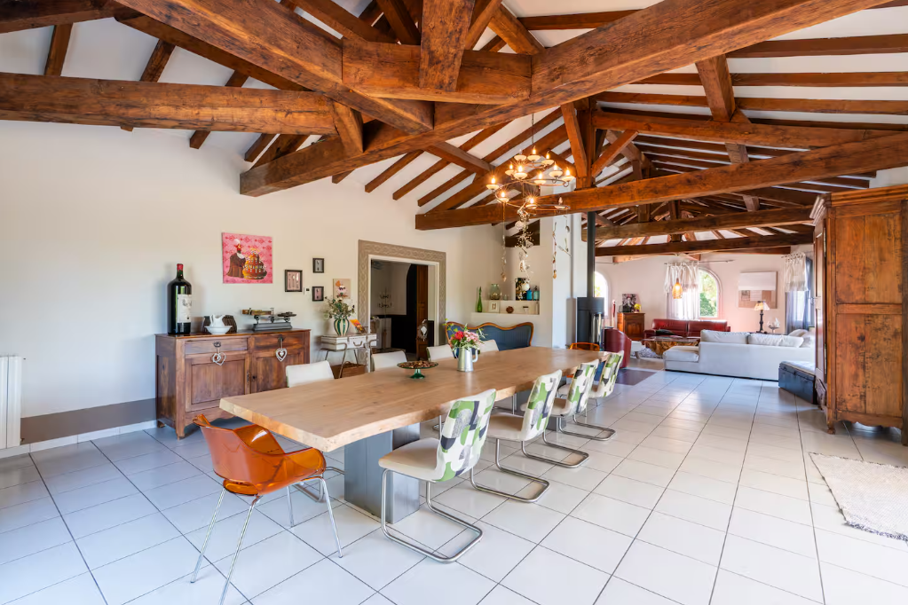 Les Cavales Grande maison au calme avec jardin et piscine