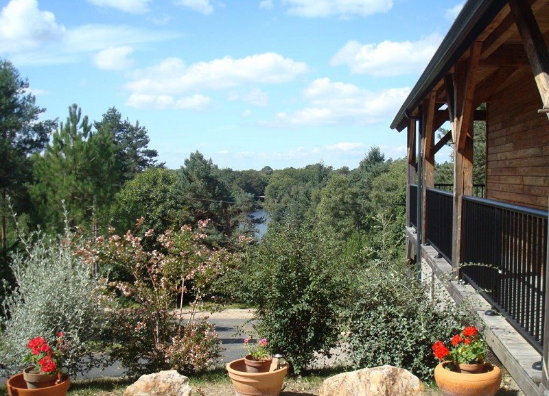 Un Balcon sur le Lac de Miel