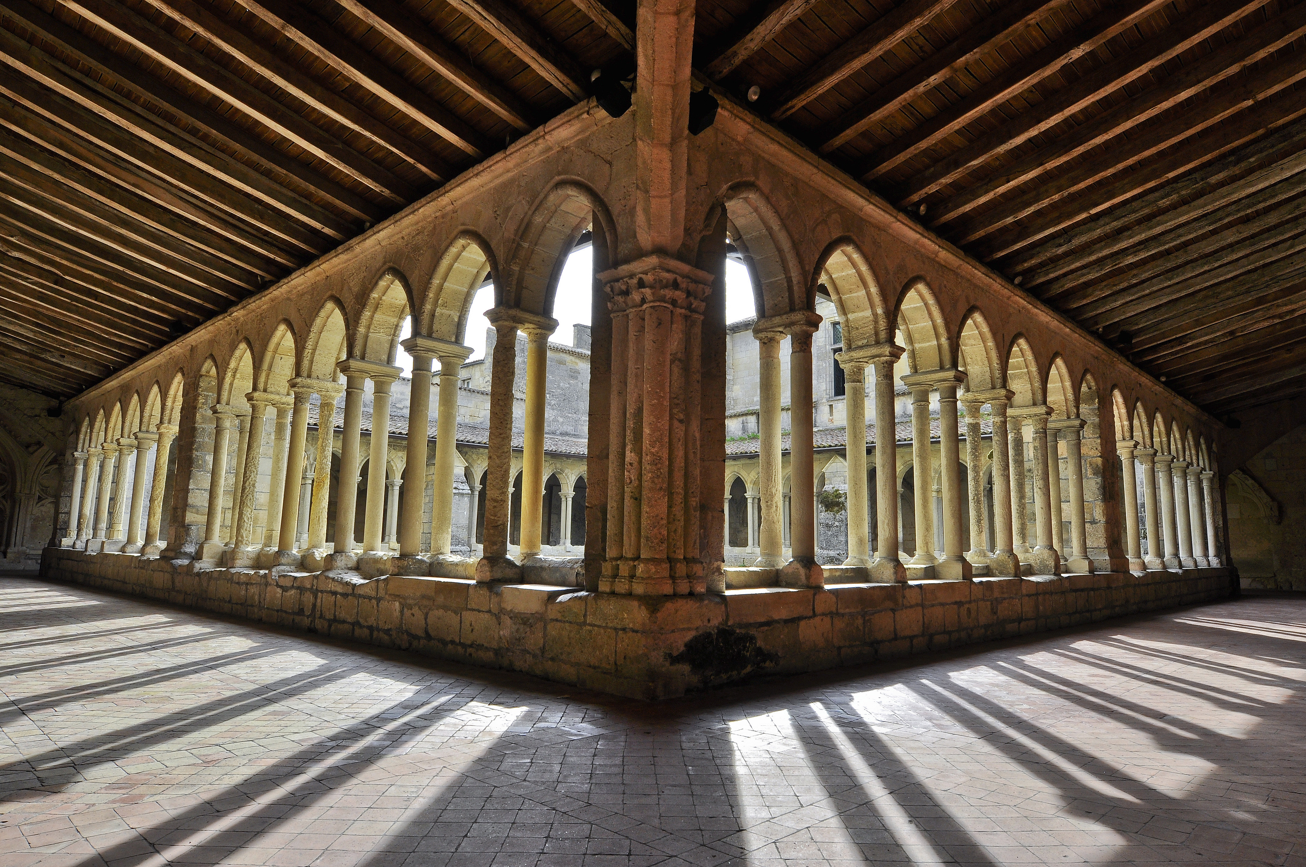 Eglise collégiale et son cloître