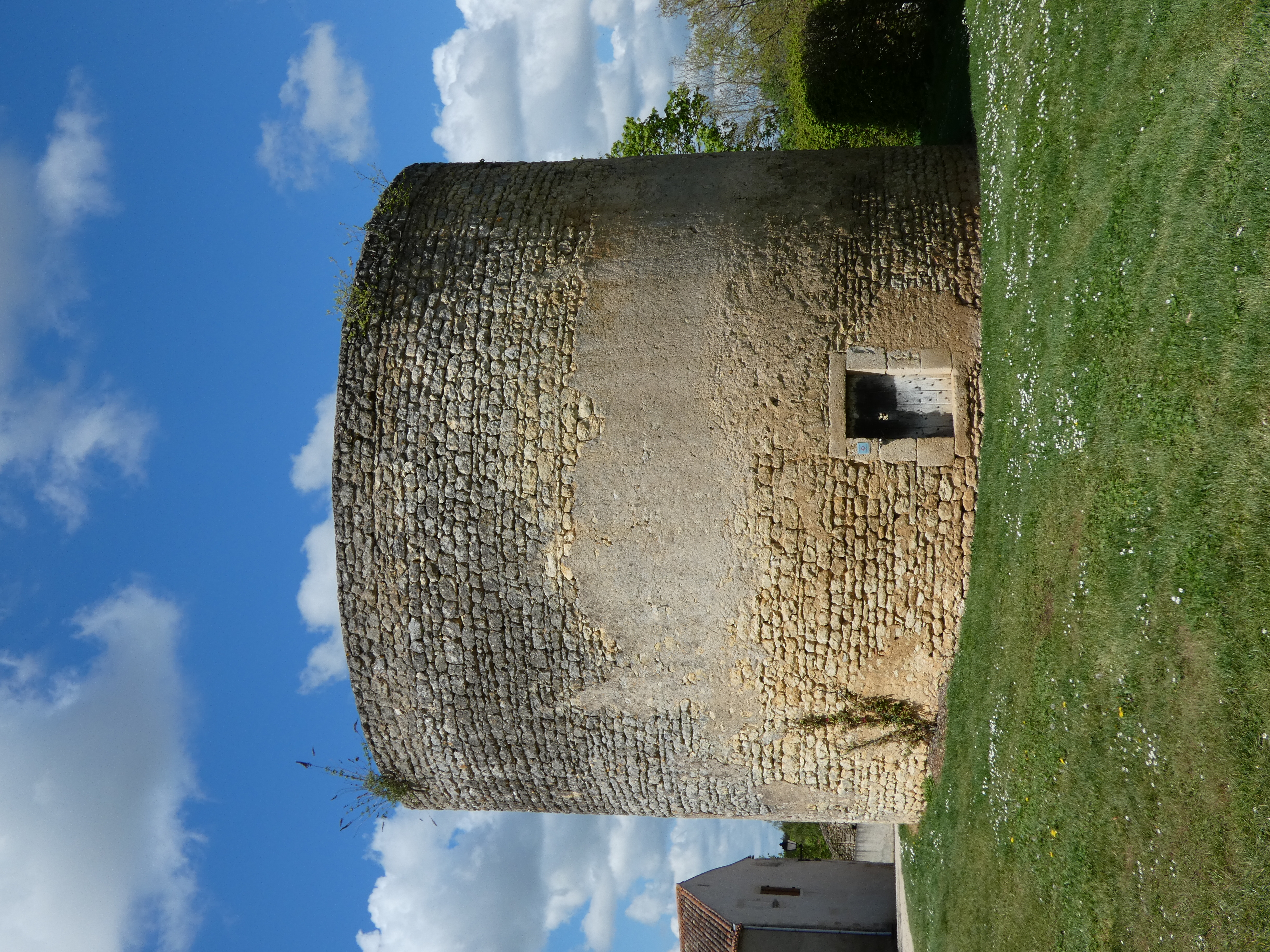 Pigeonnier du château de Chiré-en-Montreuil