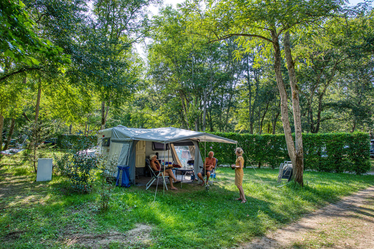 Camping le Rocher de la Cave