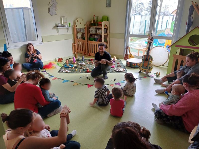 Affiche ou photo : Le mois des parentalités