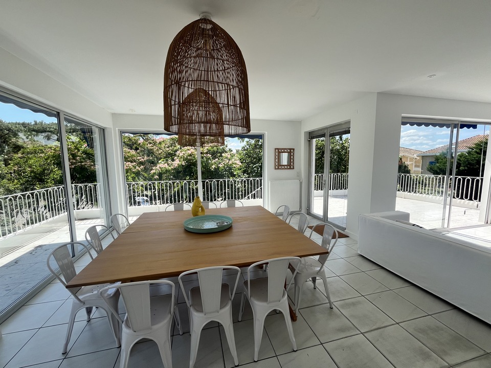 Villa Apolipi