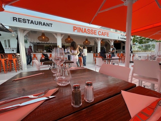 Pinasse Café Contis