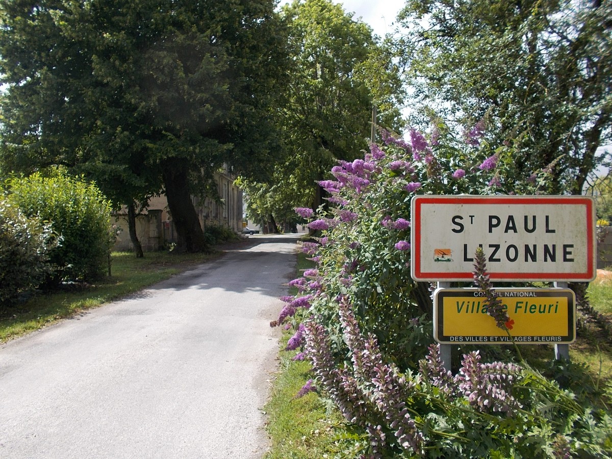 Village de Saint-Paul Lizonne