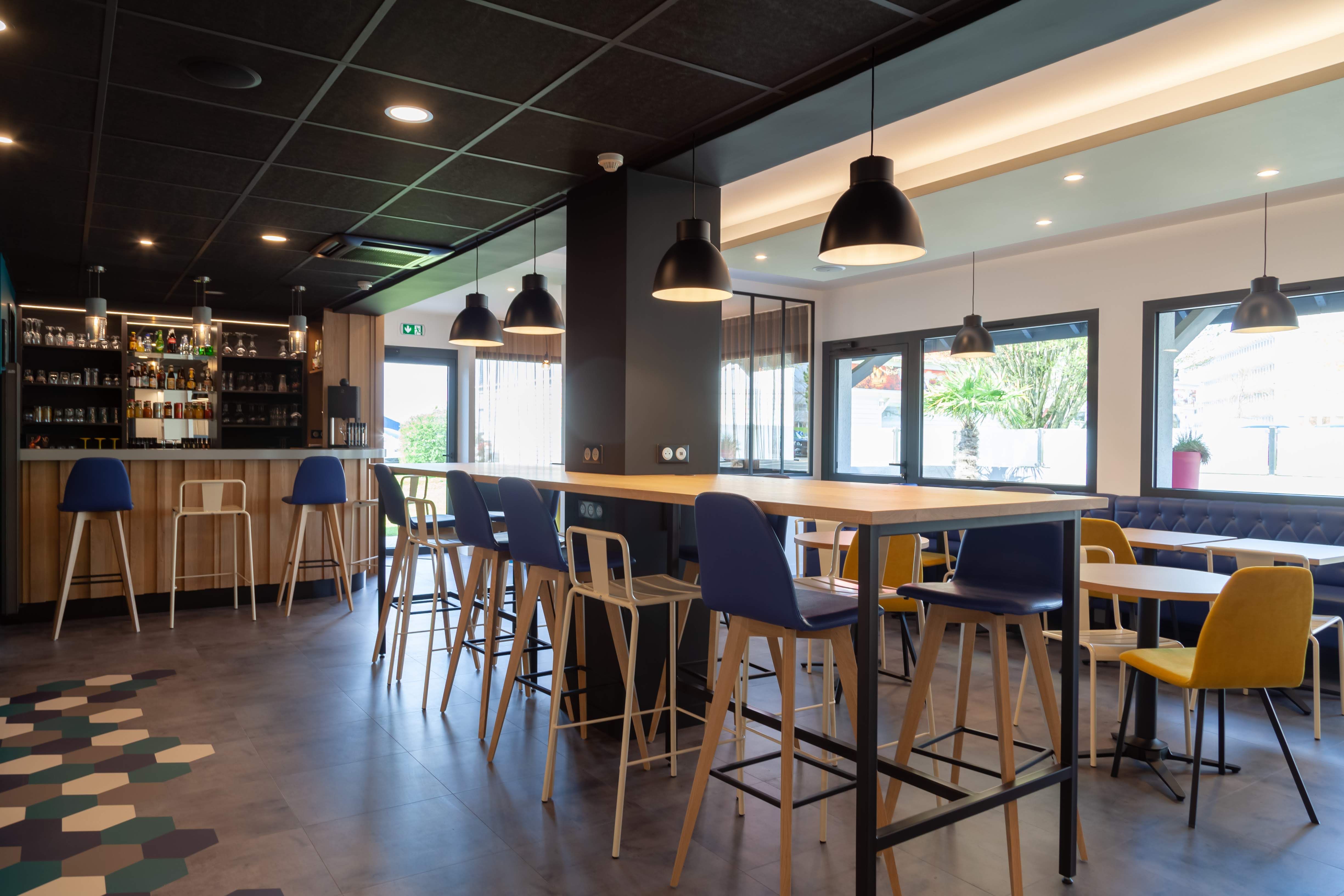 Hôtel Kyriad Niort - Espace Mendès-France