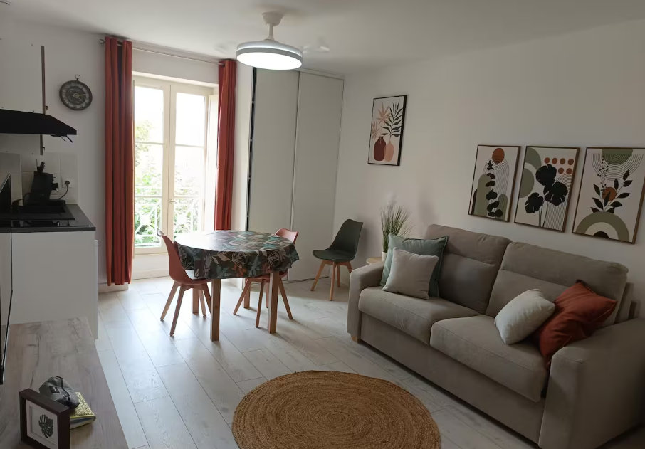 Studio tout confort face au château