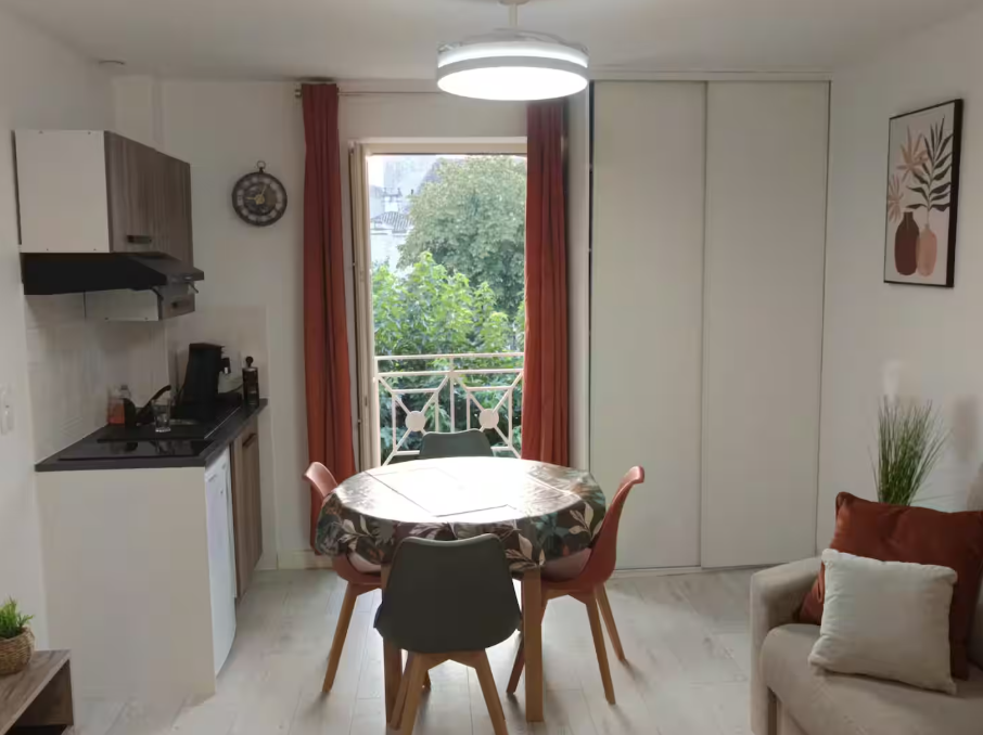 Studio tout confort face au château