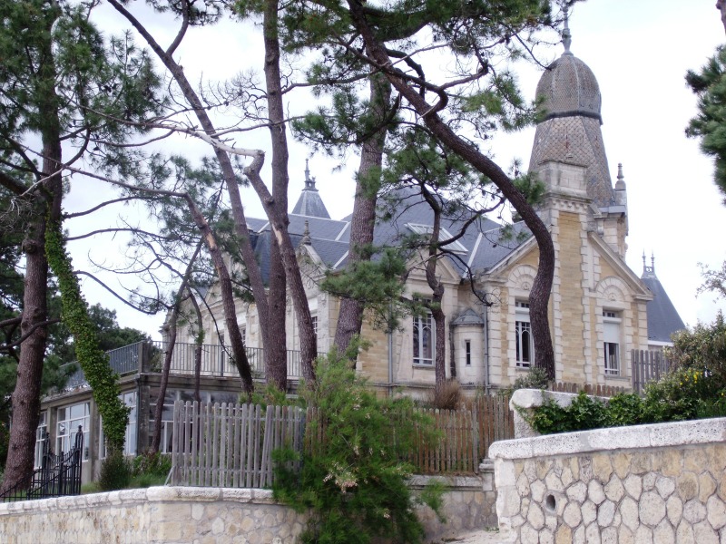 Taussat-les-Bains : Villas, célébrités et bains de mer d’autrefois