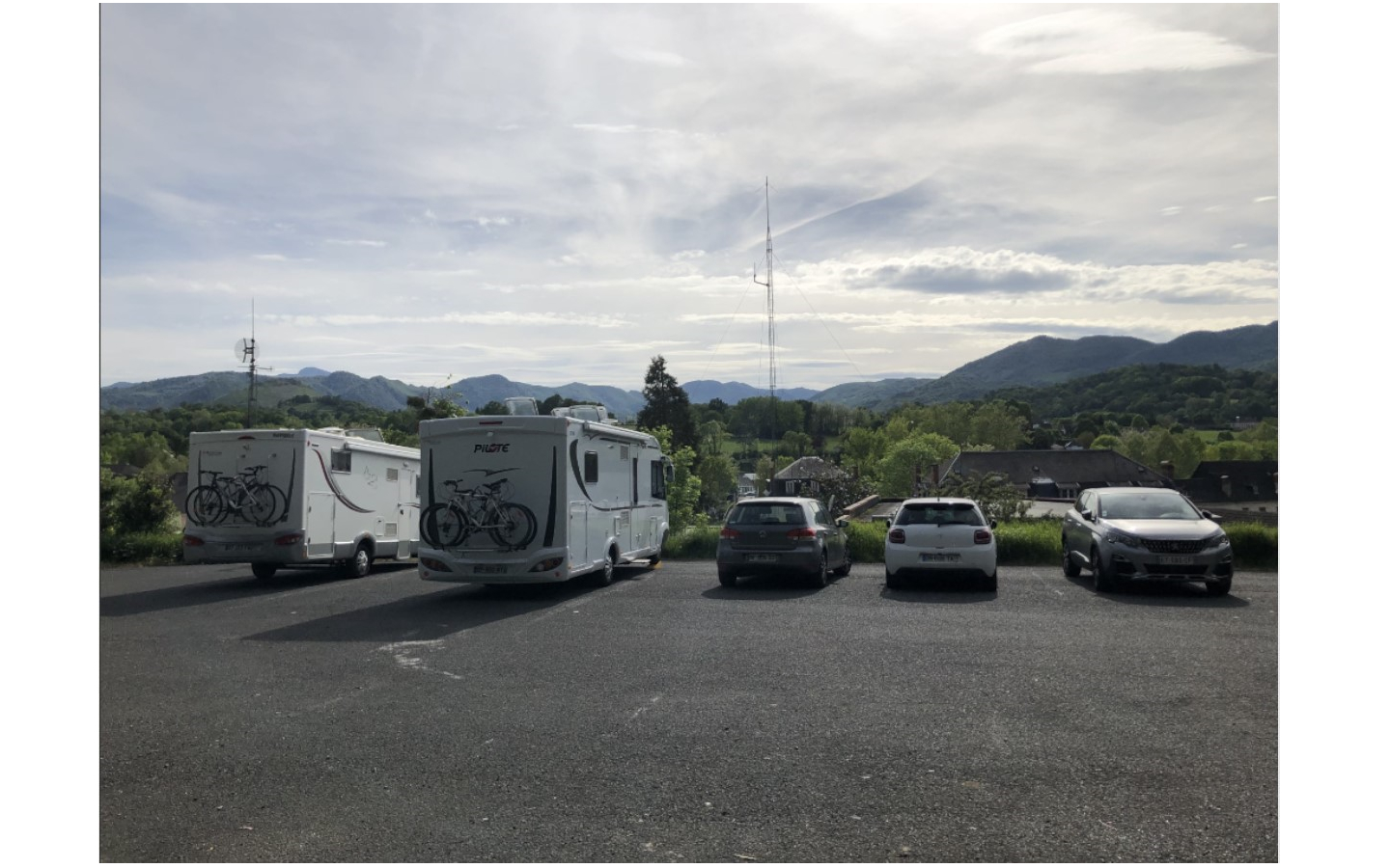 Aire de stationnement de camping cars