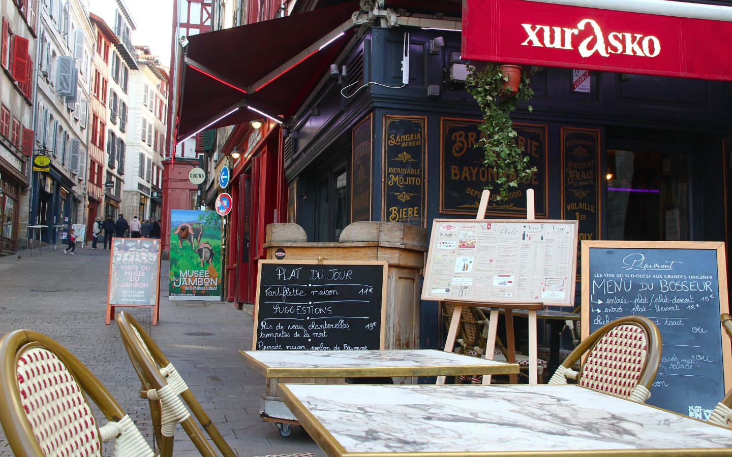 Bar resto Xurasko
