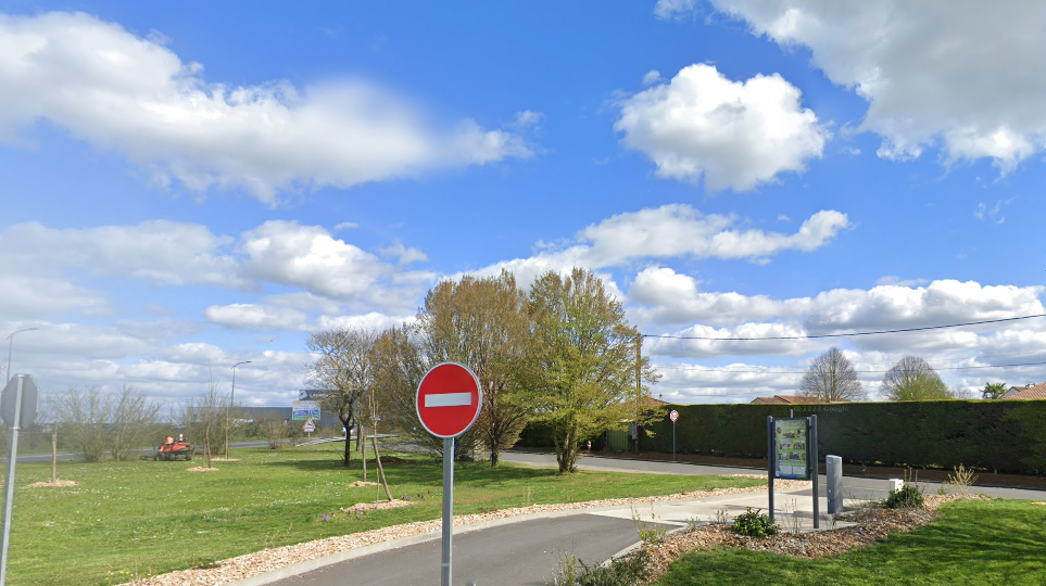 Aire de Services de Camping-Car de Vouillé - photo 1