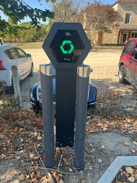 Borne de recharge pour voiture électrique