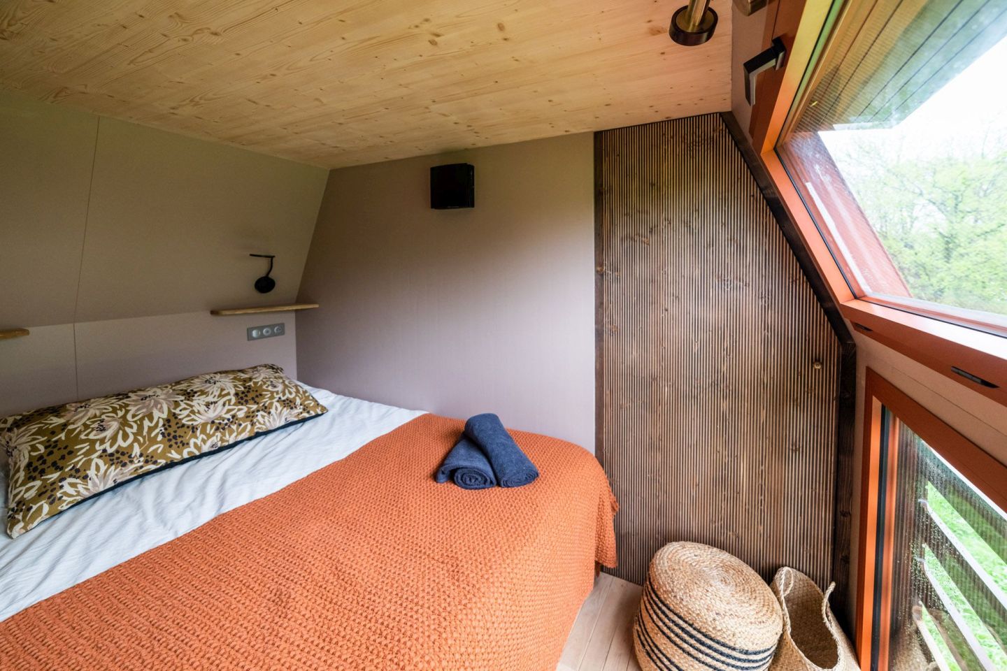 Refuge out of the city - La Cabane