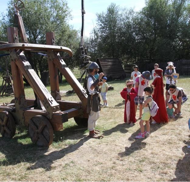 Camp de siège médiéval