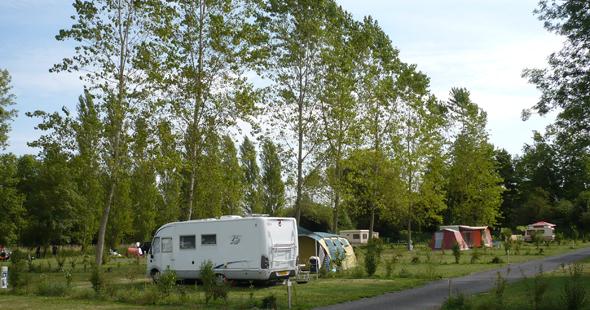 Camping Terres de France - Moncontour Active Park