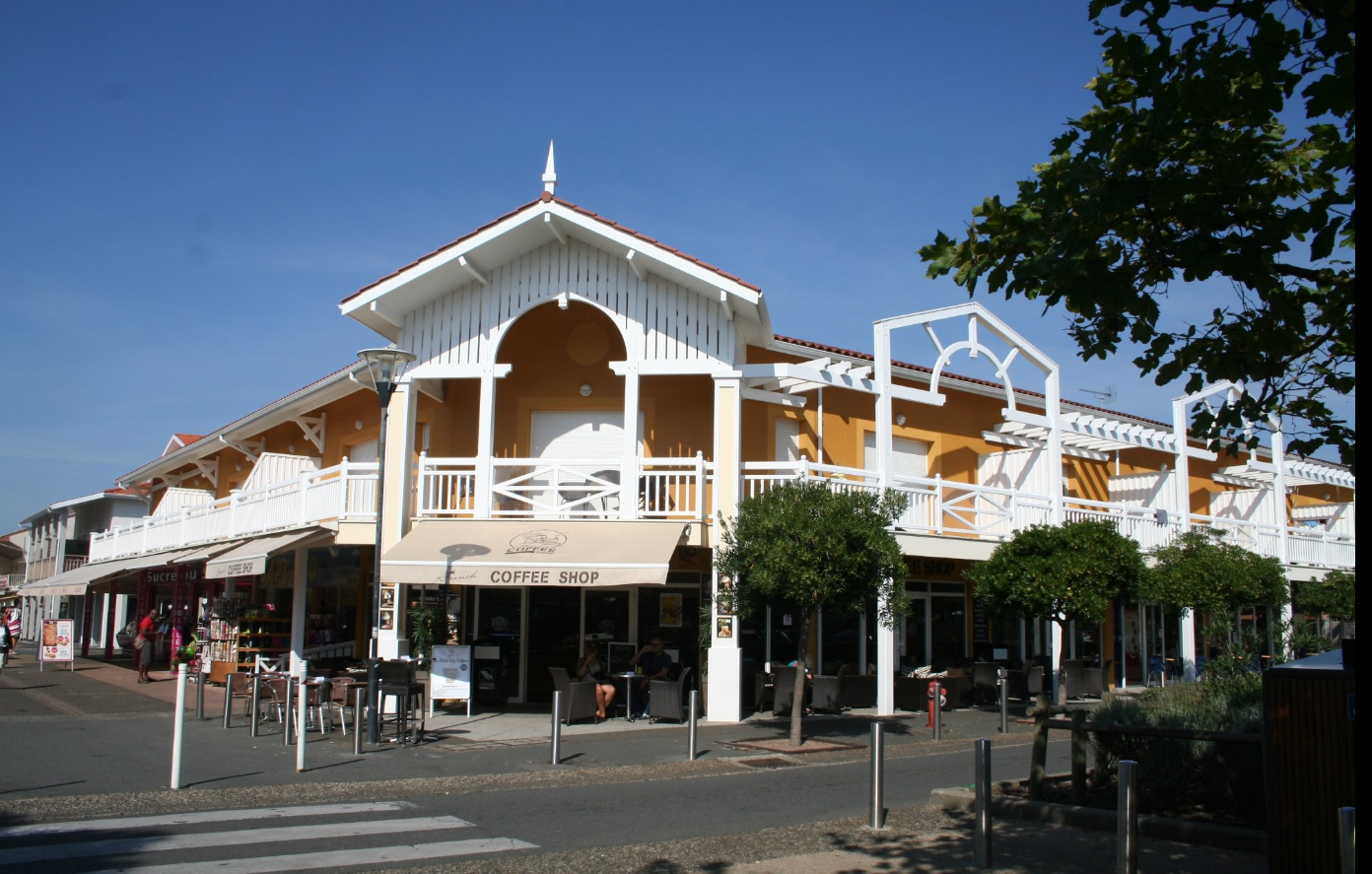 French Coffee Shop Plage
