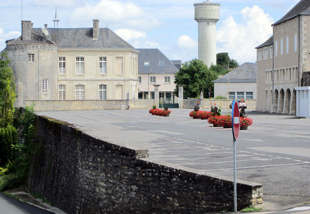 Aire de Stationnement de Camping-Car de Couhé