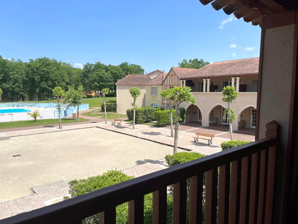 Appartement vue piscine