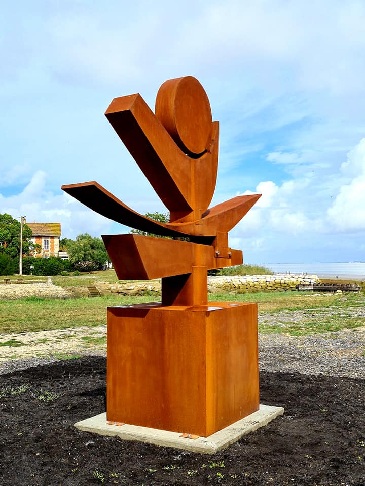 Sculpture hommage à Edgard Pillet