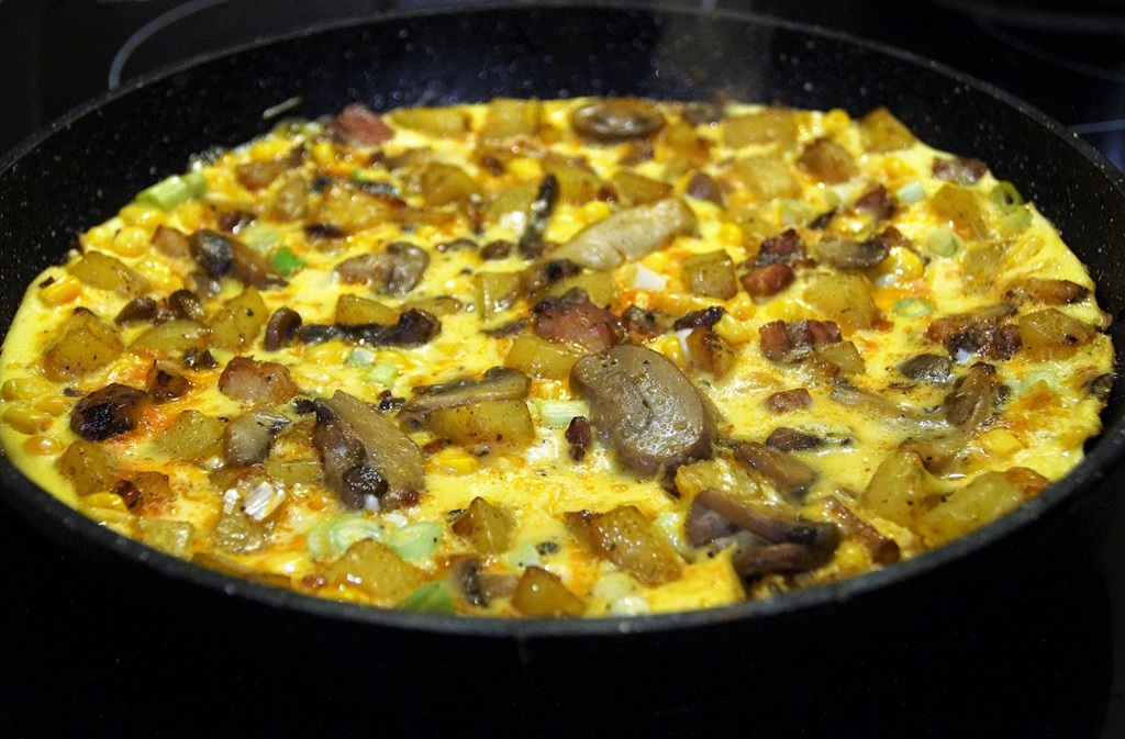 Vide-grenier et omelette à l'aillet