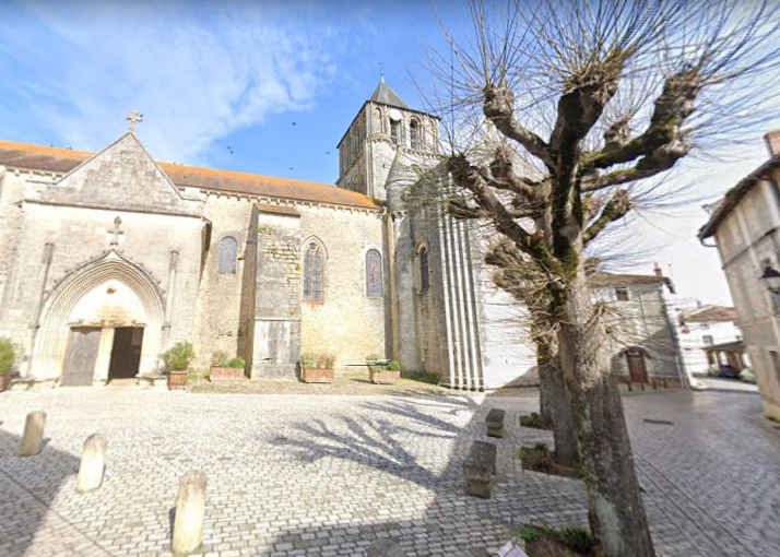 De Lusignan à Poitiers en écomobilité - Le GR® 364 en 2 ou 3 jours