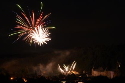 Grand bal en plein air avec son feu d'artifice