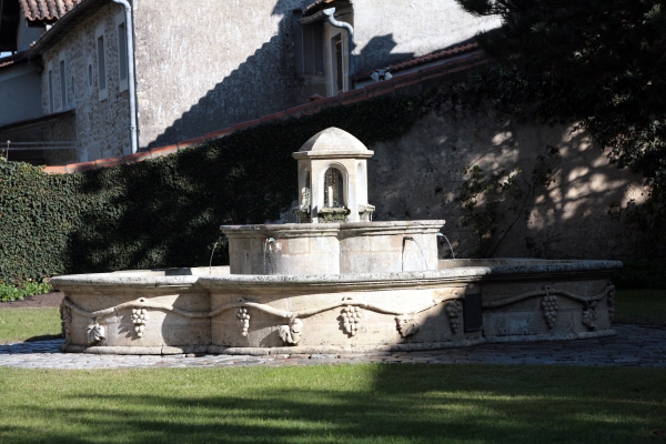 Fontaine de Saint-Selve