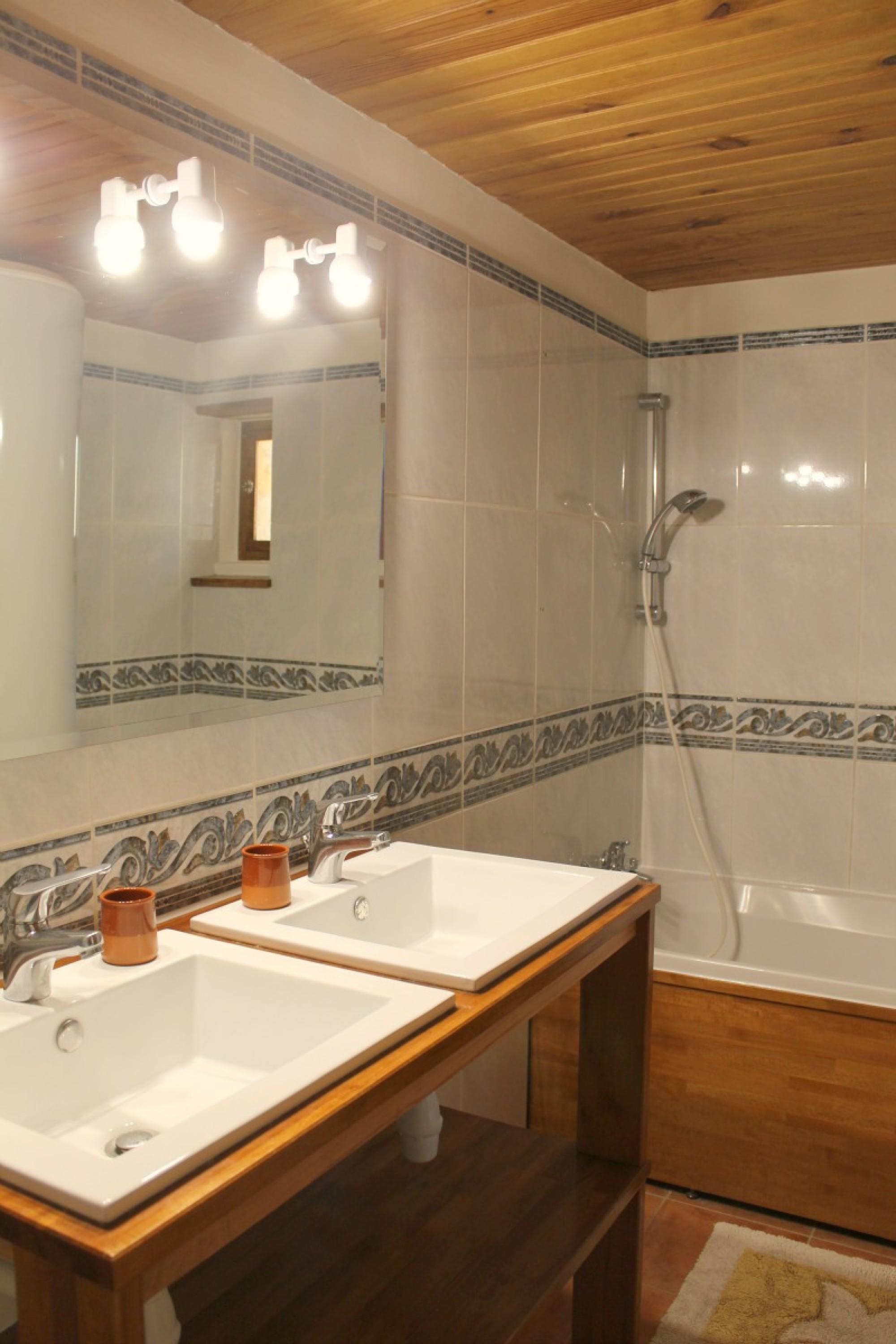 Les Bruyeres maison climatisée piscine chauffée