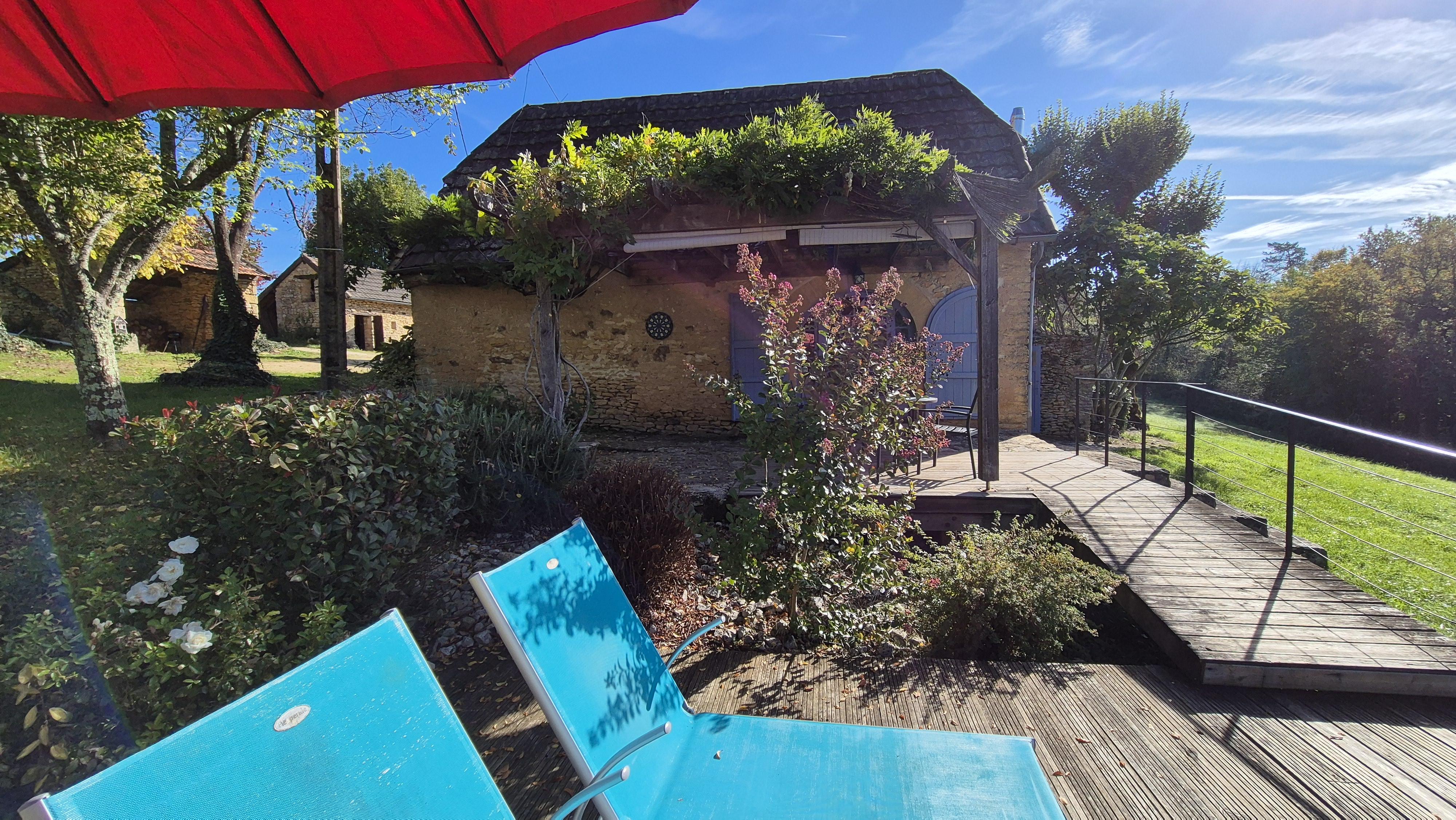 Les Combes avec piscine chauffée au nord Sarlat
