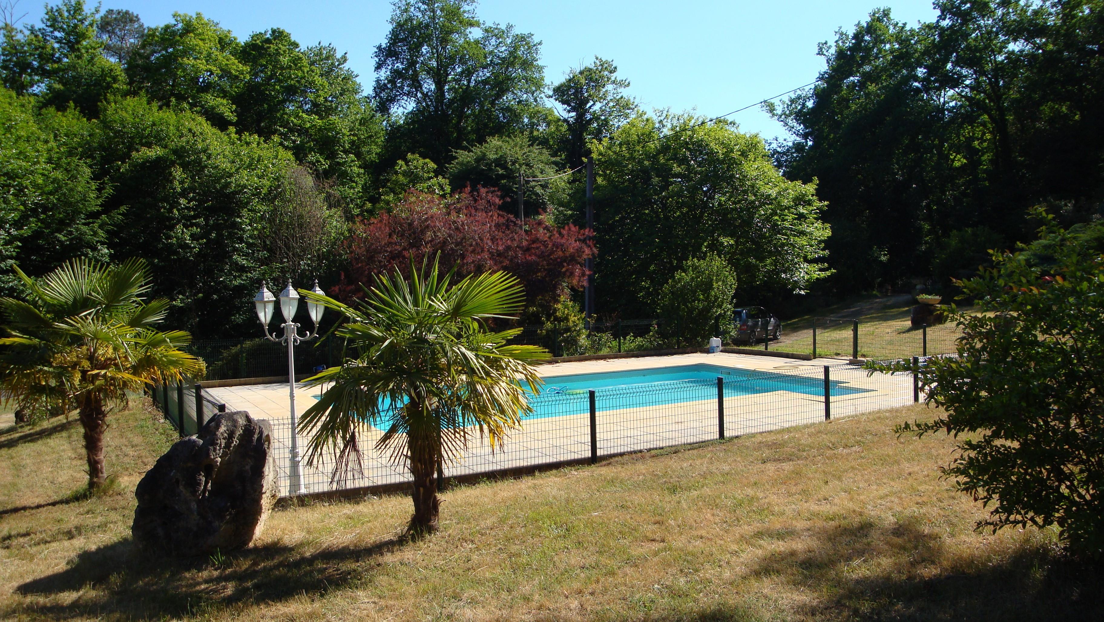 Le Chalet Lou Nidou avec piscine proche de Sarlat