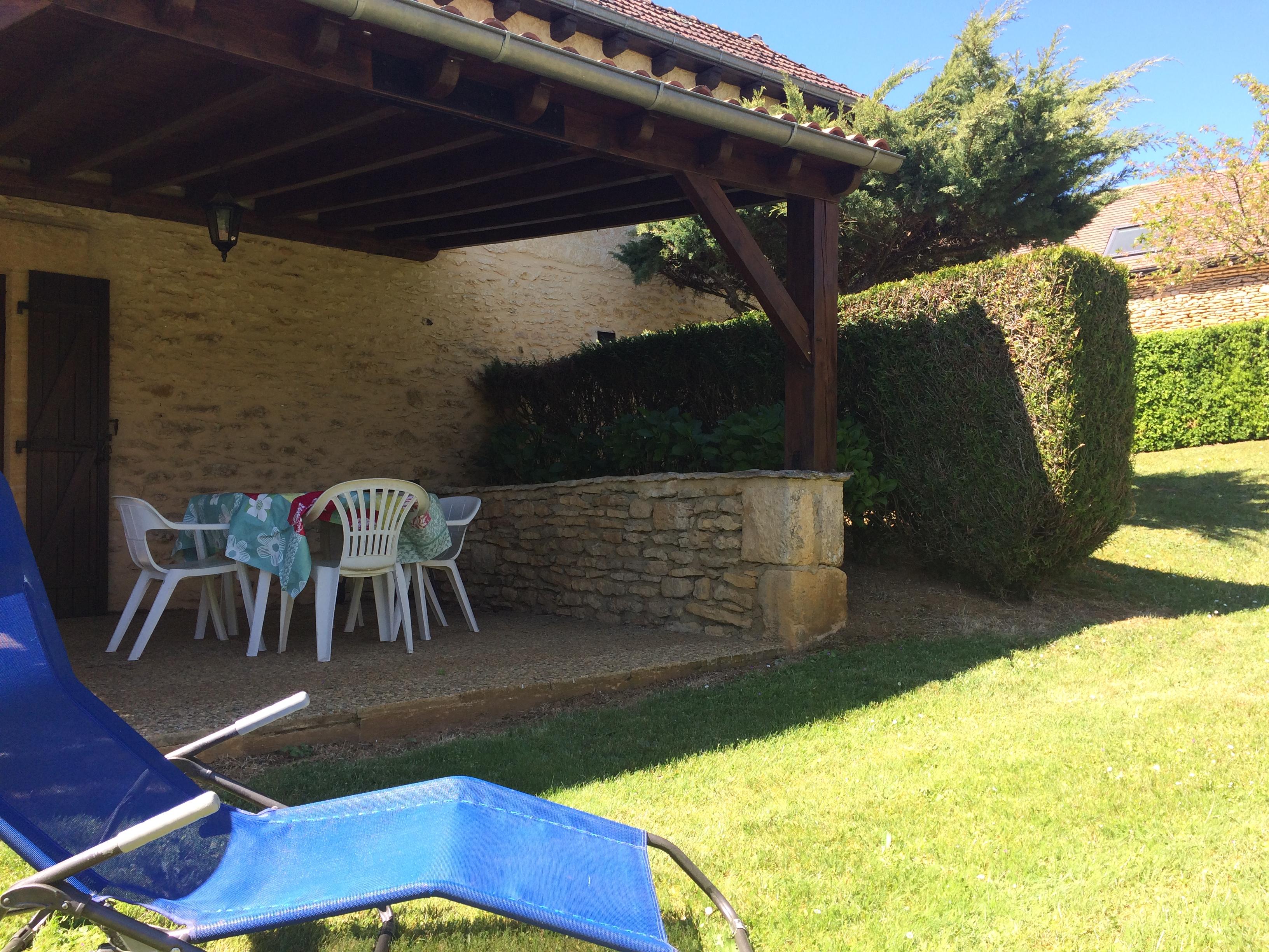 Lapervoisie 1 jardin piscine et proche de Sarlat