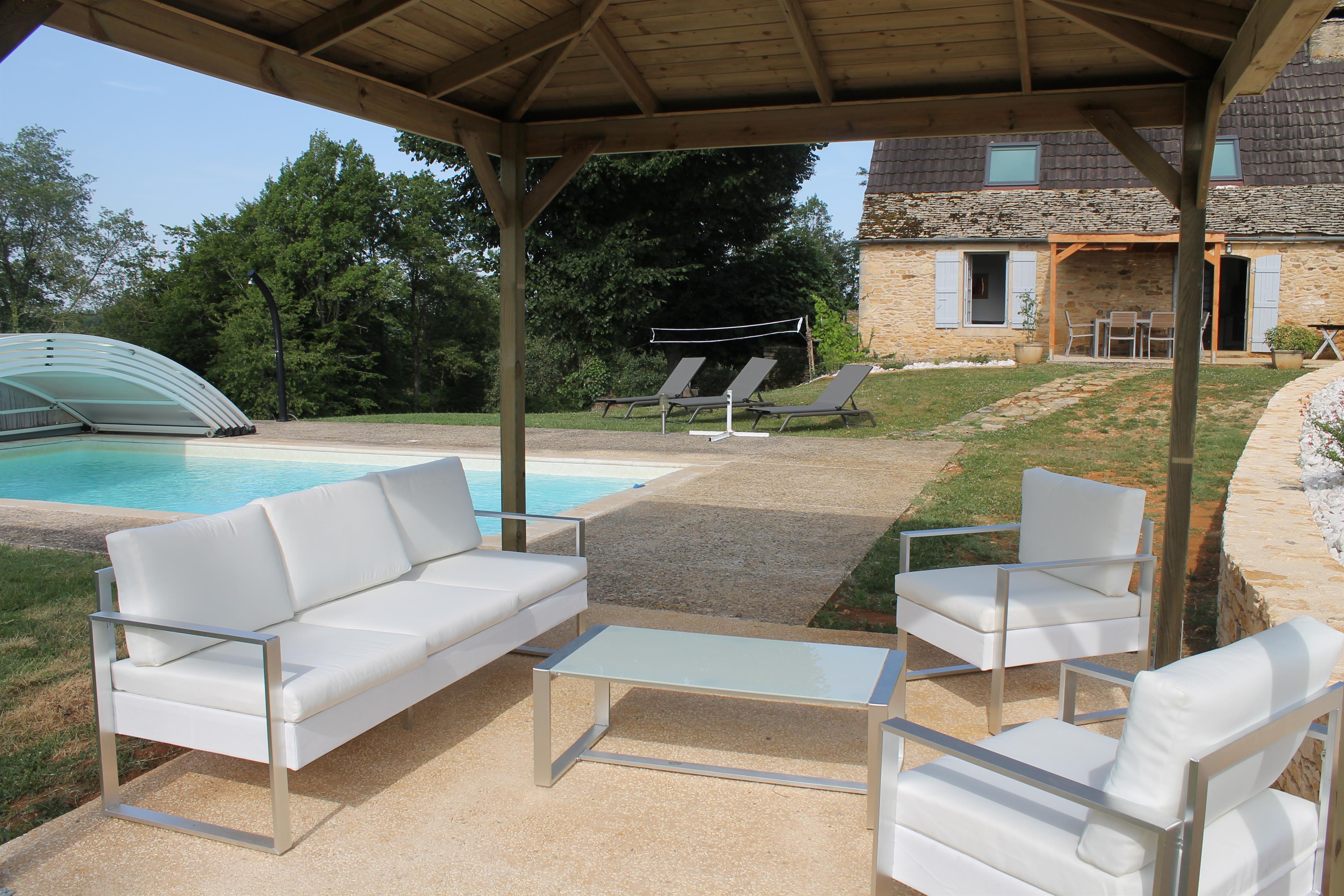 Les Mazaux avec piscine chauffée au nord de Sarlat