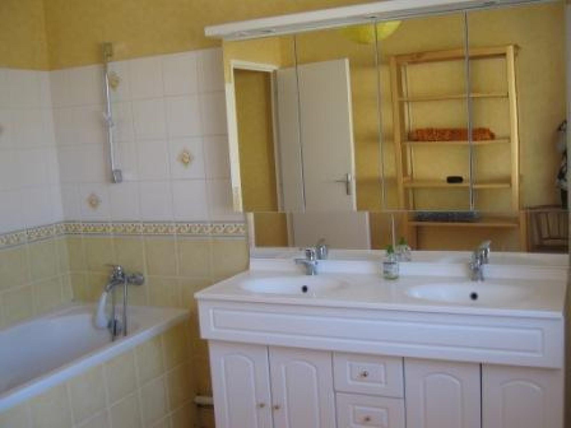 Maison Cazal climatisée proche Sarlat avec piscine