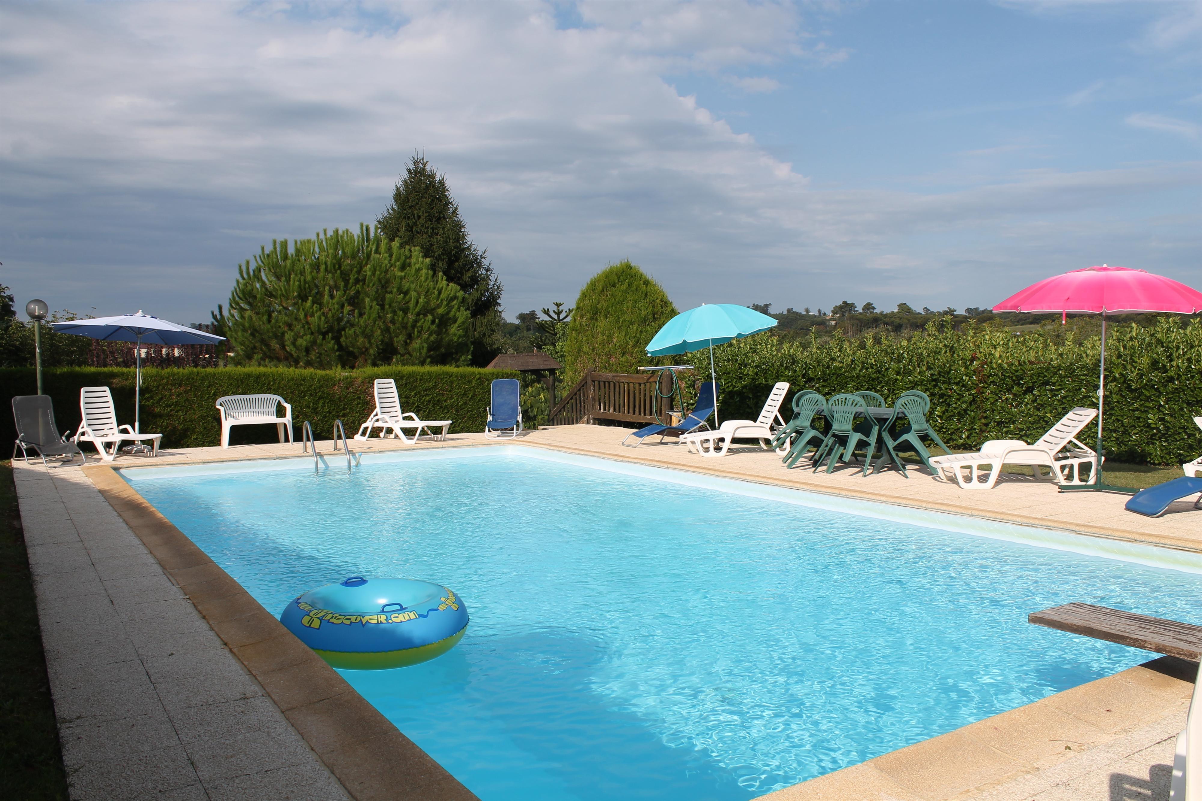 Lapervoisie 1 jardin piscine et proche de Sarlat