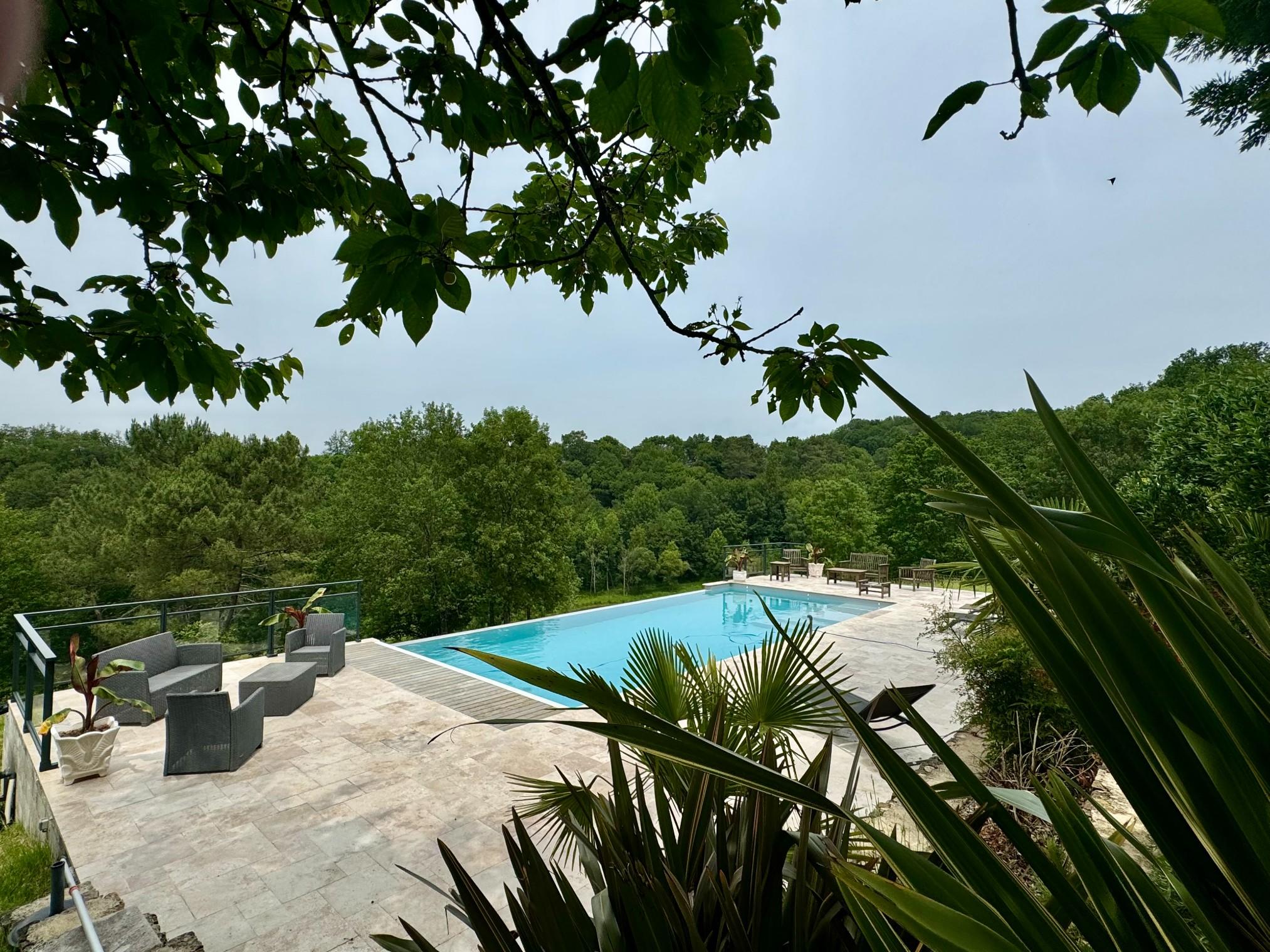 Les Rozières climatisée piscine proche de Sarlat
