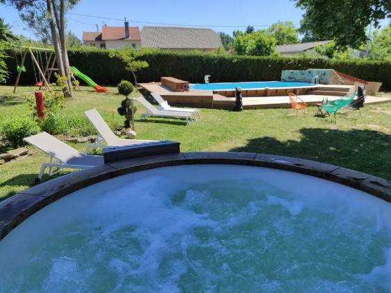 Appartement duplex avec jacuzzi privatif - Ania