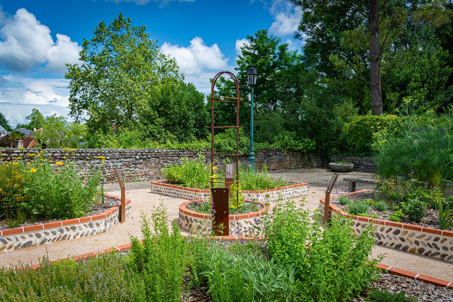 Jardin médiéval de la Cité médiévale de Lescar