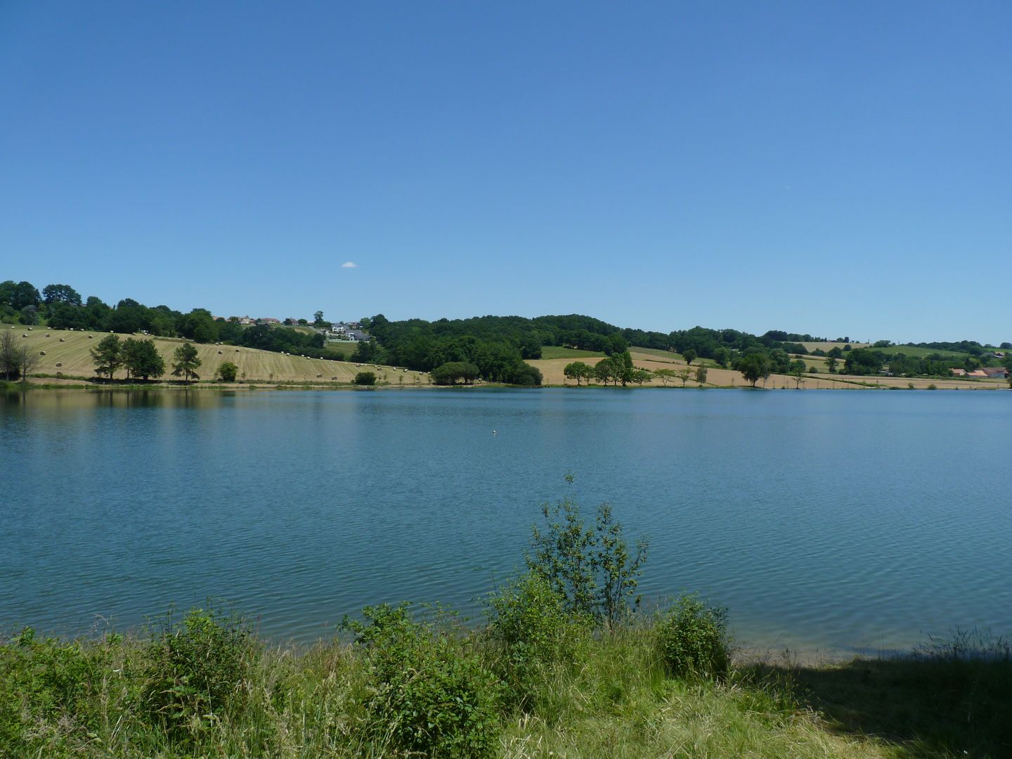 SERRES-CASTET : tour du lac