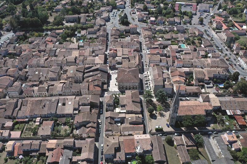 Visite guidée de la bastide de Miramont-de-Guyenne avec le Raconteur de Pays