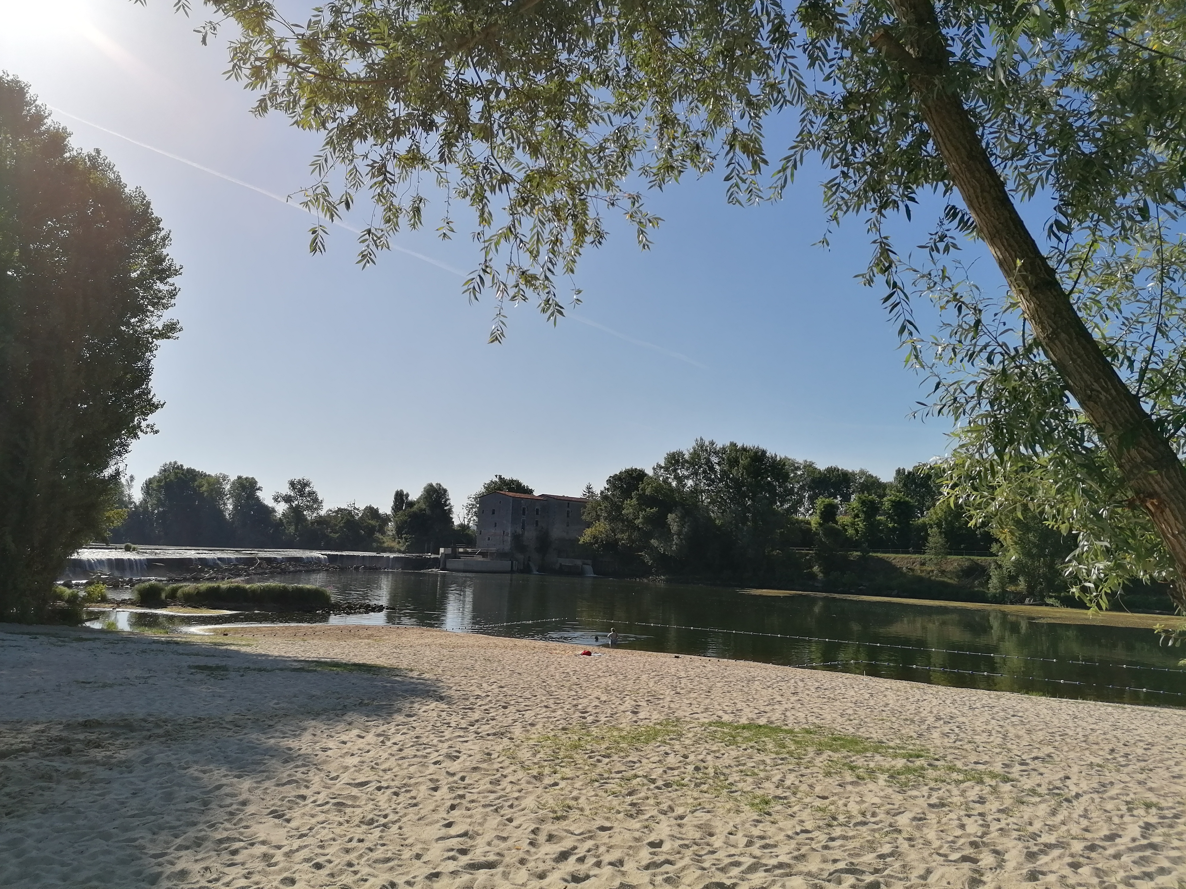 Plage sur le Lot à Aiguillon