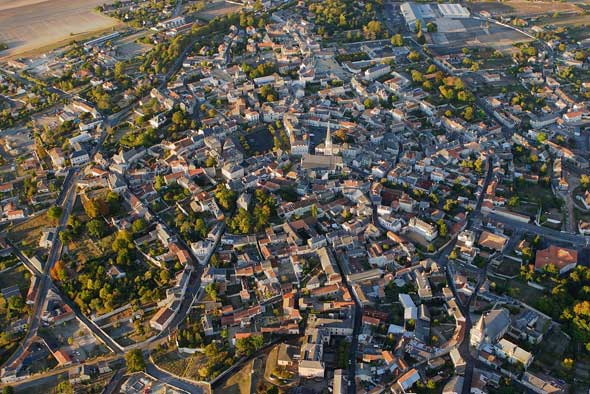 Sentier de la ville fortifiée de Mirebeau_3