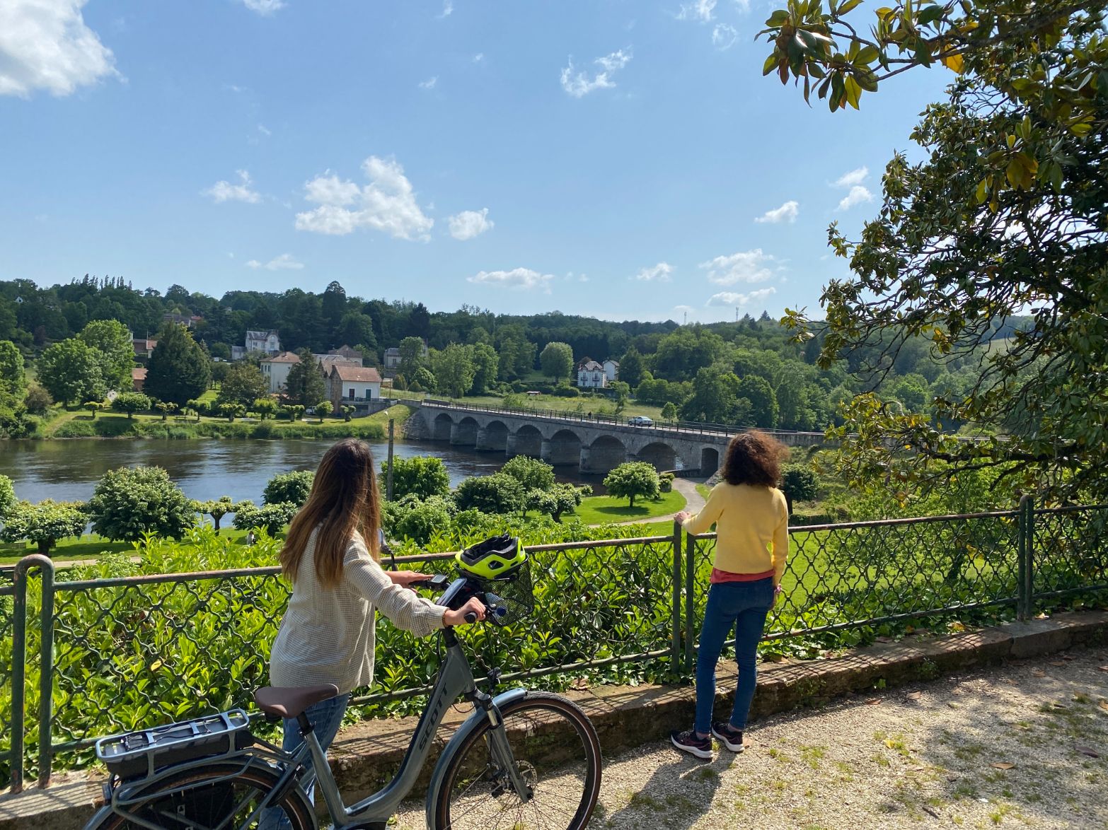 Location de vélo électrique - Office de tourisme LIMOUSIN nouveaux horizons