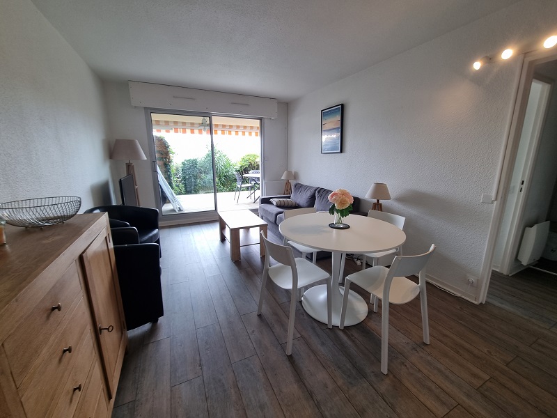 2/4 personnes - Avec jardin face à la mer et au port - Wifi - Ménage et Linge compris