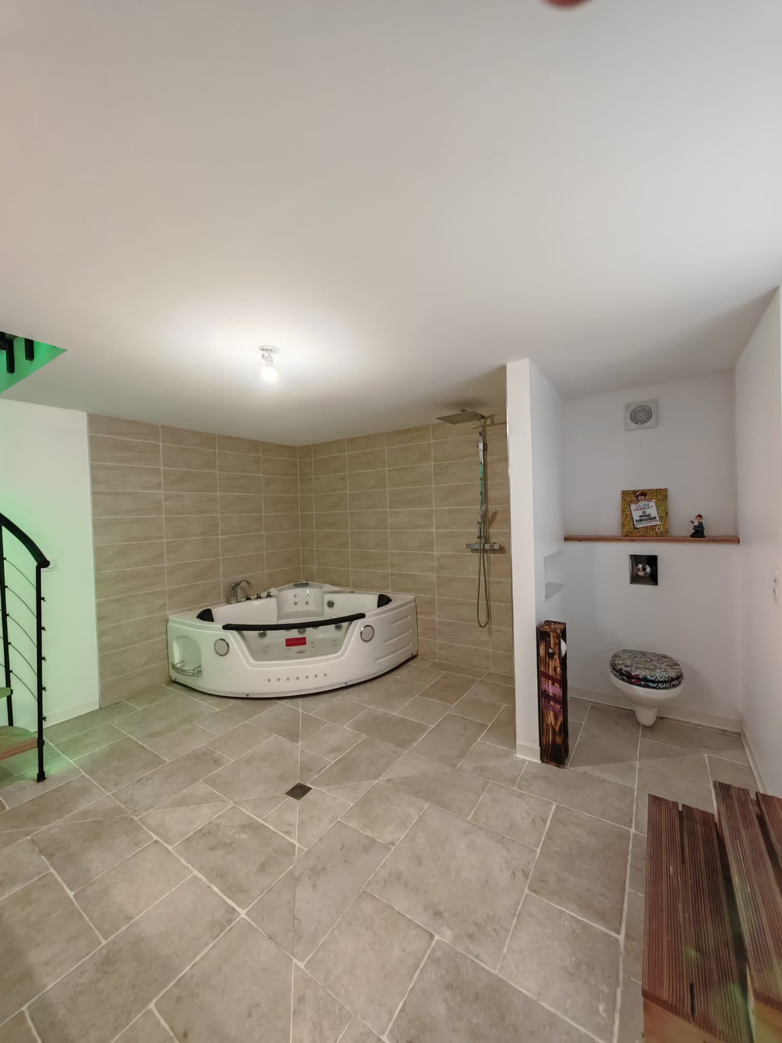 Gîte insolite avec spa de nage